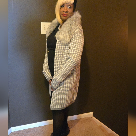 SIONI Fur collar sweater coat NWT - Picture 12 of 16